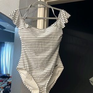NWT Vine Camuto bathing suit